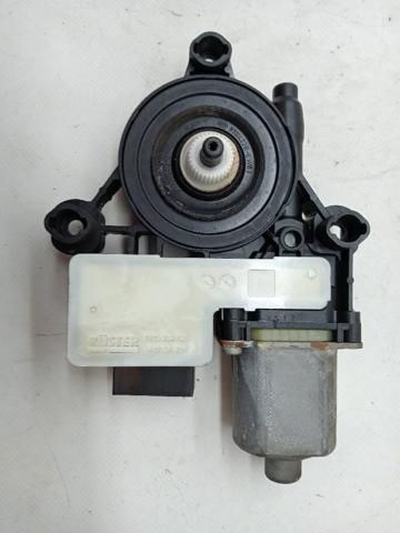 Motor de acionamento de vidro da porta traseira esquerda 5Q0959811E VAG