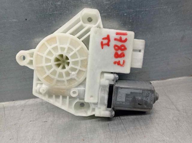 Motor de acionamento de vidro da porta traseira esquerda 5Q4959811F VAG
