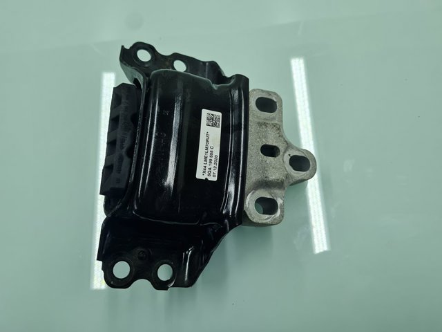 Coxim (suporte) esquerdo de motor 5QA199555 VAG