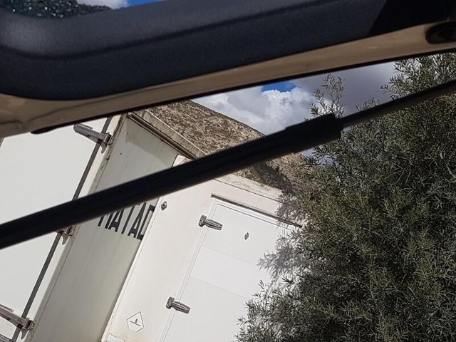 Amortecedor de tampa de porta-malas (de 3ª/5ª porta traseira) 5TA827550M VAG