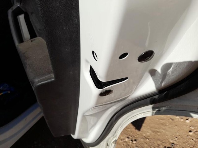 Fecho da porta traseira direita 5TA839016P VAG