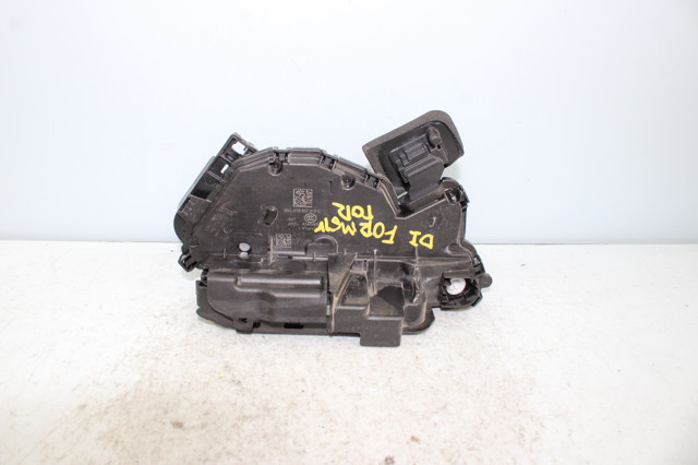 Fecho da porta dianteira esquerda 5TB837015 VAG