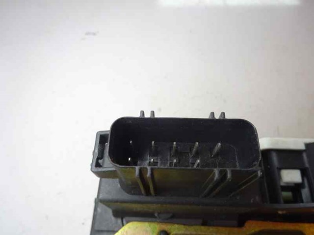Fecho da porta traseira esquerda 5W4A5426413DA JAGUAR