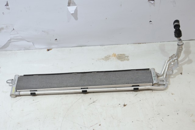 Radiador de esfriamento de motor adicional 5WA121251J VAG