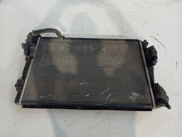 Radiador de esfriamento de motor 5WA121251L VAG