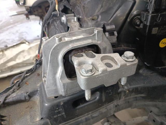 Coxim (suporte) direito de motor 5WA199262D VAG