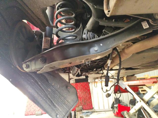 Braço oscilante inferior esquerdo de suspensão traseira/direita 5WA505311A VAG