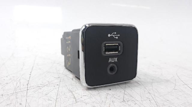 Concentrador USB 5XG28DX9AC CHRYSLER