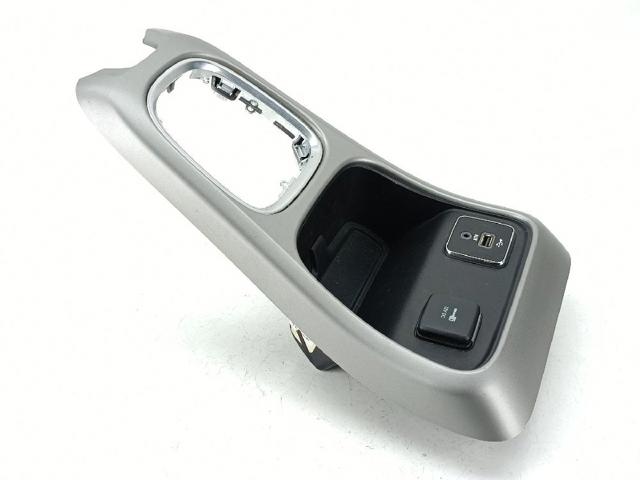 Concentrador USB 5XG28DX9AC CHRYSLER