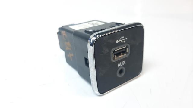 Concentrador USB 5XG28DX9AC CHRYSLER