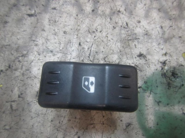 Botão de ativação de motor de acionamento de vidro de consola central 6001546816 RENAULT
