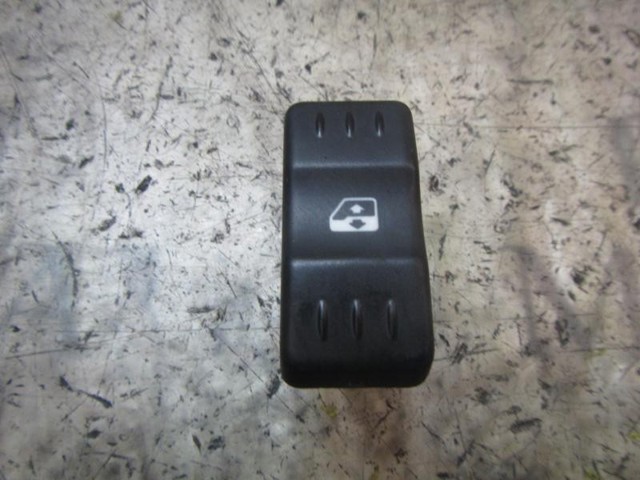 Botão de ativação de motor de acionamento de vidro de consola central 6001546816 RENAULT