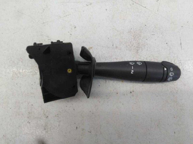 Comutador direito instalado na coluna da direção 6001551357 RENAULT