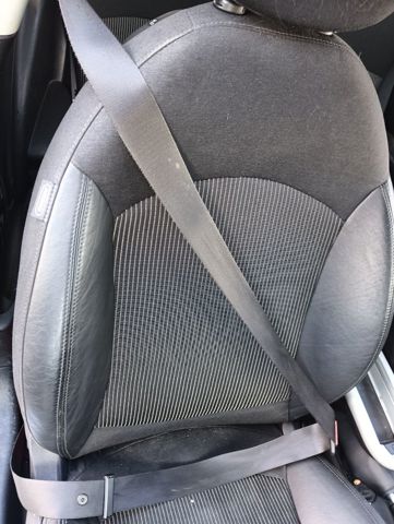 Correia de segurança dianteira direita 601028800D BMW