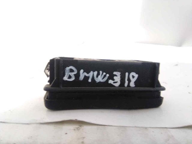 Botão de ativação do sinal de emergência 61311374220 BMW