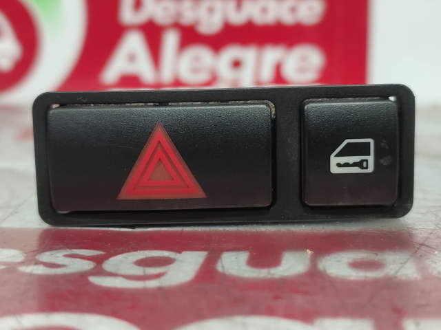 Botão de ativação do sinal de emergência 61318368920 BMW