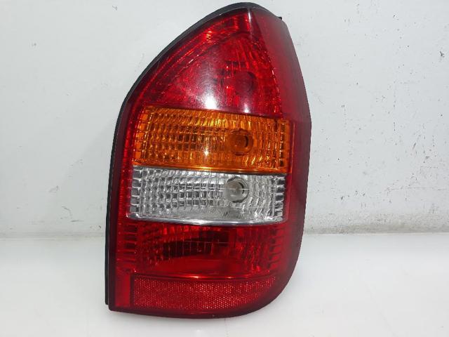 Lanterna traseira direita 6223030 OPEL