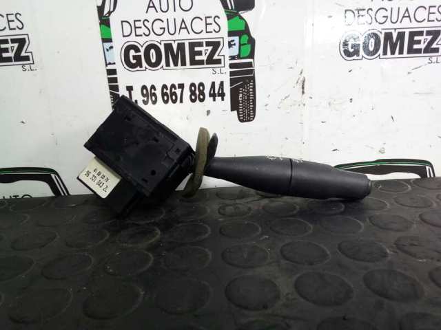 Comutador direito instalado na coluna da direção 6239J1 PEUGEOT