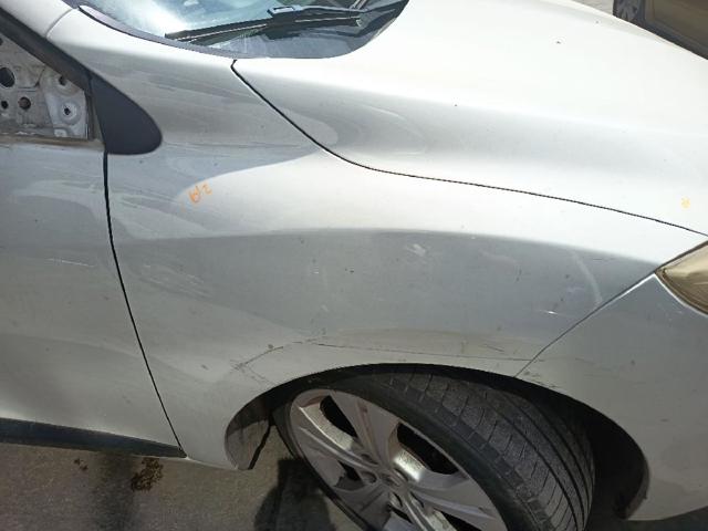 Pára-lama dianteiro direito 631005149R RENAULT