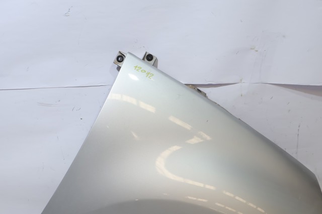 Pára-lama dianteiro direito 631007894R RENAULT