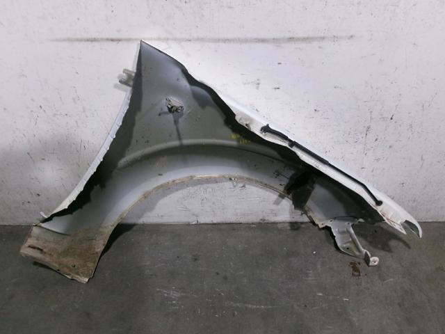 Pára-lama dianteiro esquerdo Nissan Navara D40