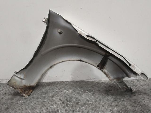 Pára-lama dianteiro esquerdo Nissan Navara D40