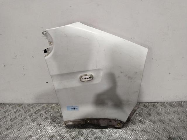 Pára-lama dianteiro direito 6311200QAD NISSAN