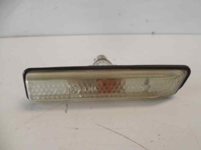 Luz intermitente no pára-lama direito 63133418448 BMW