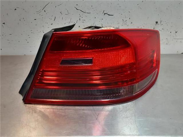 Lanterna traseira direita externa 63214428214 BMW