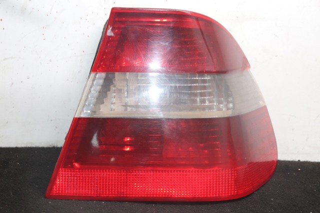 Lanterna traseira esquerda externa 63216946535 BMW