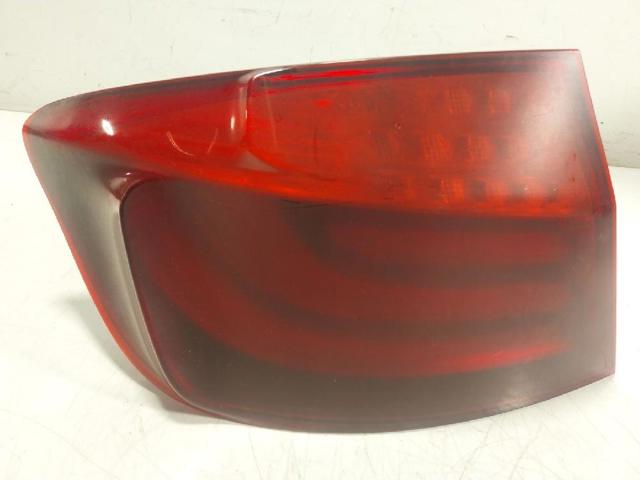 Lanterna traseira esquerda externa 63217203229 BMW