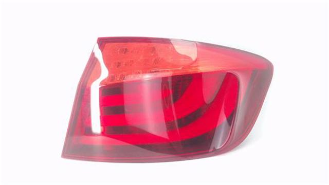 Lanterna traseira direita externa 63217203230 BMW