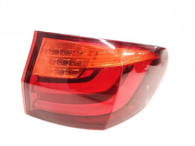 Lanterna traseira direita externa 63217203234 BMW
