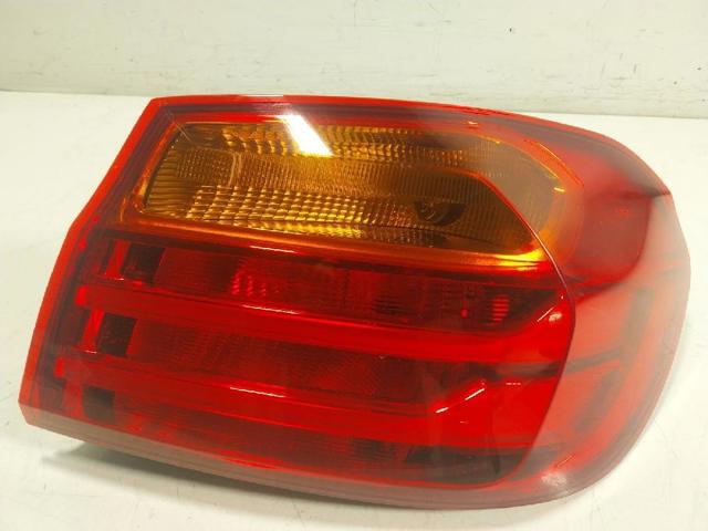 Lanterna traseira direita externa 63217296098 BMW