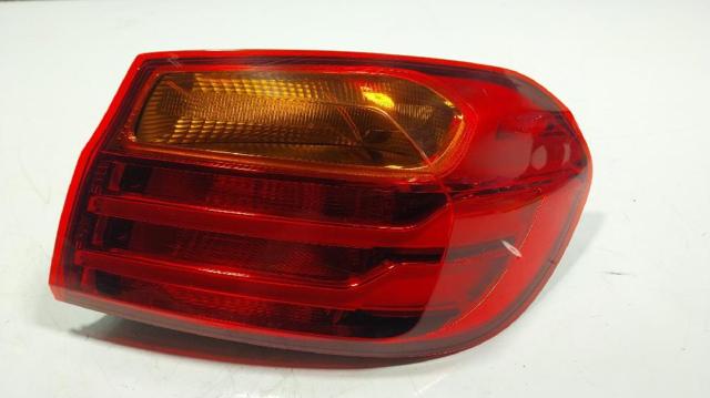Lanterna traseira direita externa 63217296098 BMW