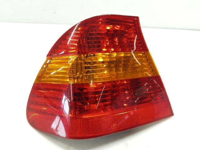 Lanterna traseira esquerda externa 63218364921 BMW
