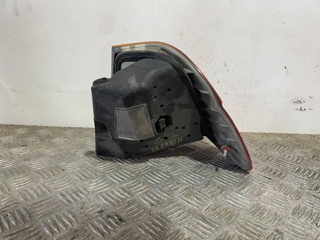Lanterna traseira esquerda externa 63218364921 BMW