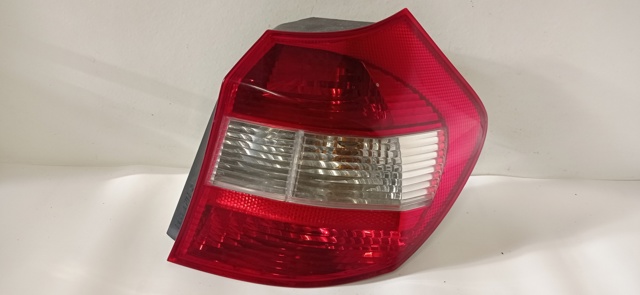Lanterna traseira direita 632450212 BMW