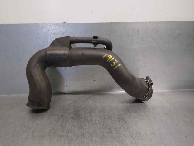 Mangueira (cano derivado) do radiador de esfriamento superior 6385010782 MERCEDES