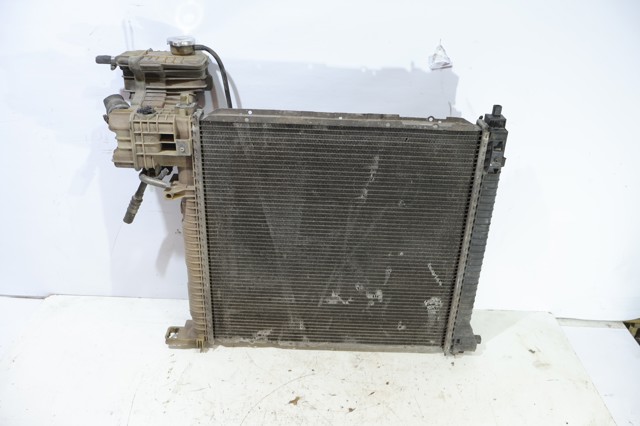 Radiador de esfriamento de motor 6385012701 MERCEDES