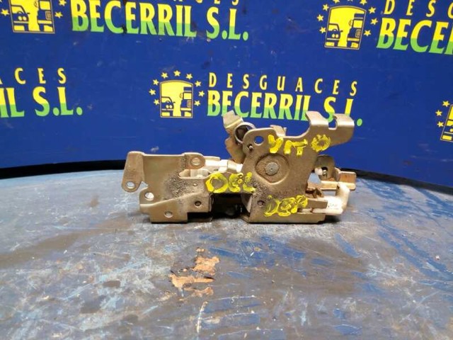 Fecho da porta lateral deslizante direita 6387601240 MERCEDES
