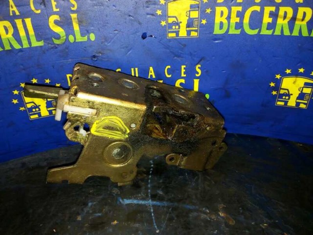 Fecho da porta lateral deslizante direita 6387601240 MERCEDES