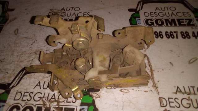 Fecho da porta lateral deslizante direita 6387601240 MERCEDES