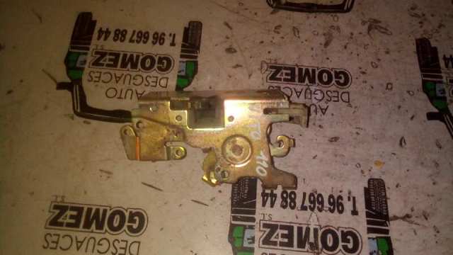 Fecho da porta lateral deslizante direita 6387601240 MERCEDES