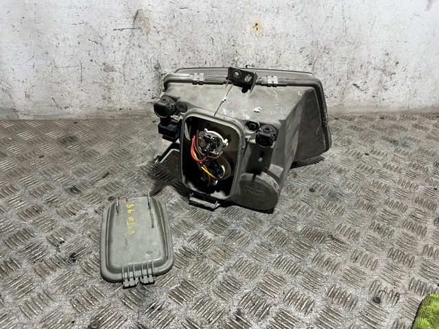 Luz esquerda 6388200061 MERCEDES
