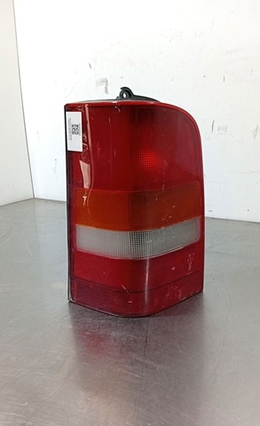 Lanterna traseira esquerda 6388201264 MERCEDES
