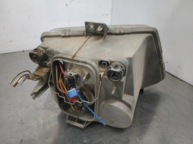 Luz esquerda 6388201961 MERCEDES
