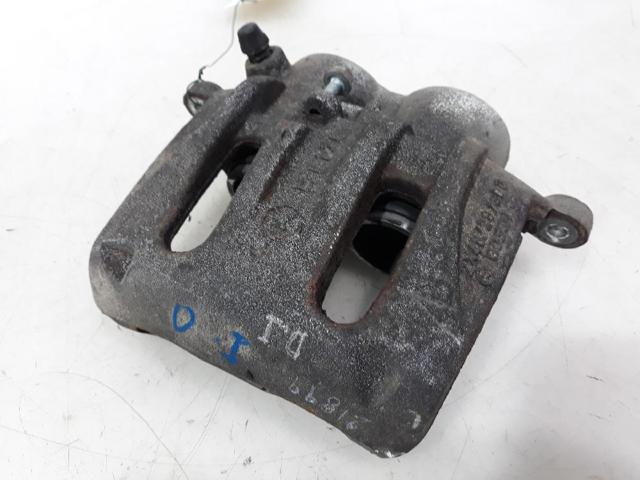 Suporte do freio dianteiro esquerdo 6394201083 MERCEDES