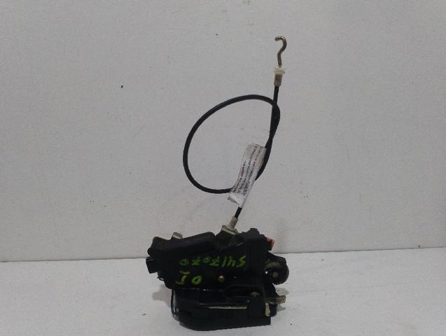 Fecho da porta dianteira esquerda 6397200435 MERCEDES