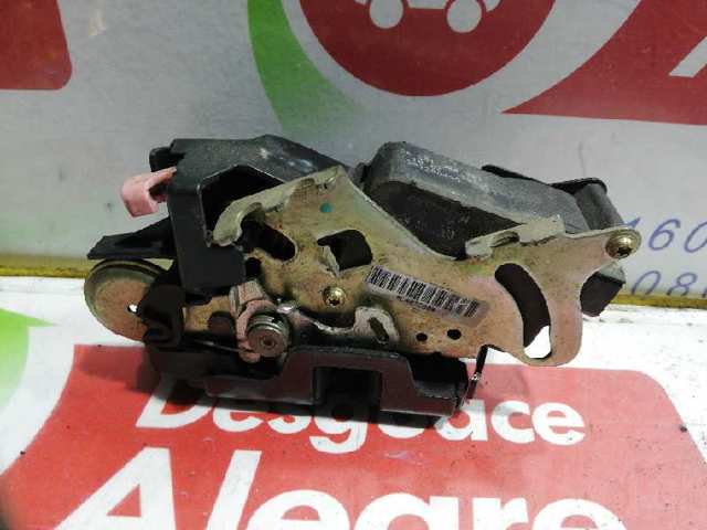 Fecho da porta dianteira esquerda 6397200435 MERCEDES